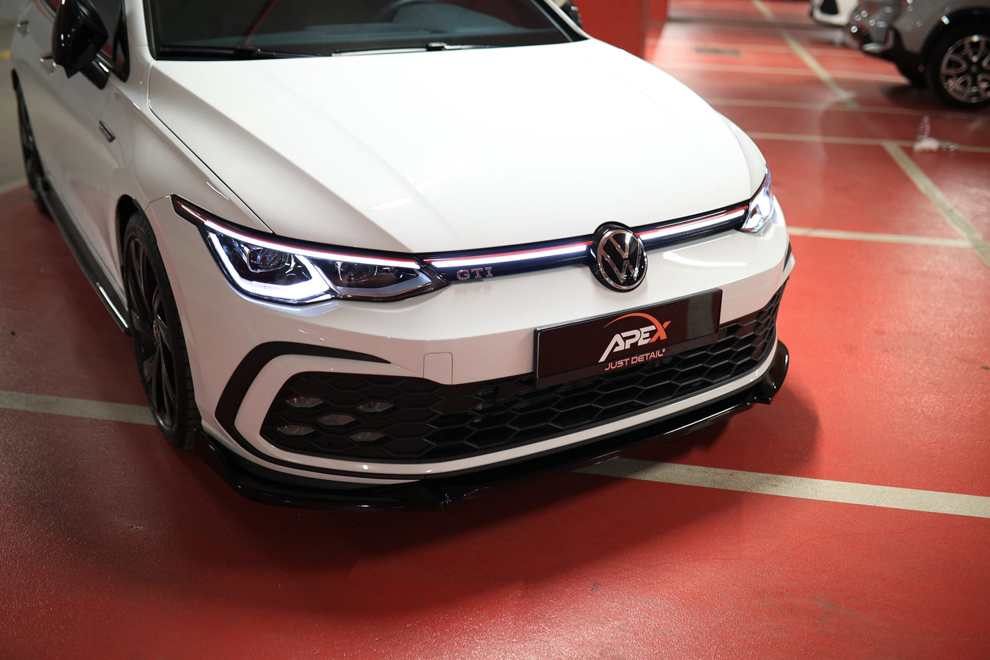 APEX - Lama spoiler anteriore per VW Golf MK8 GTI / GTE / GTD / R-Line (2020-2024)